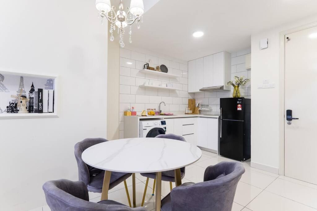 Arte Mont Kiara Duplex 4 Pax Jacuzzi Kuala Lumpur Exterior foto